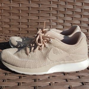 Nike (Women) Sneakers